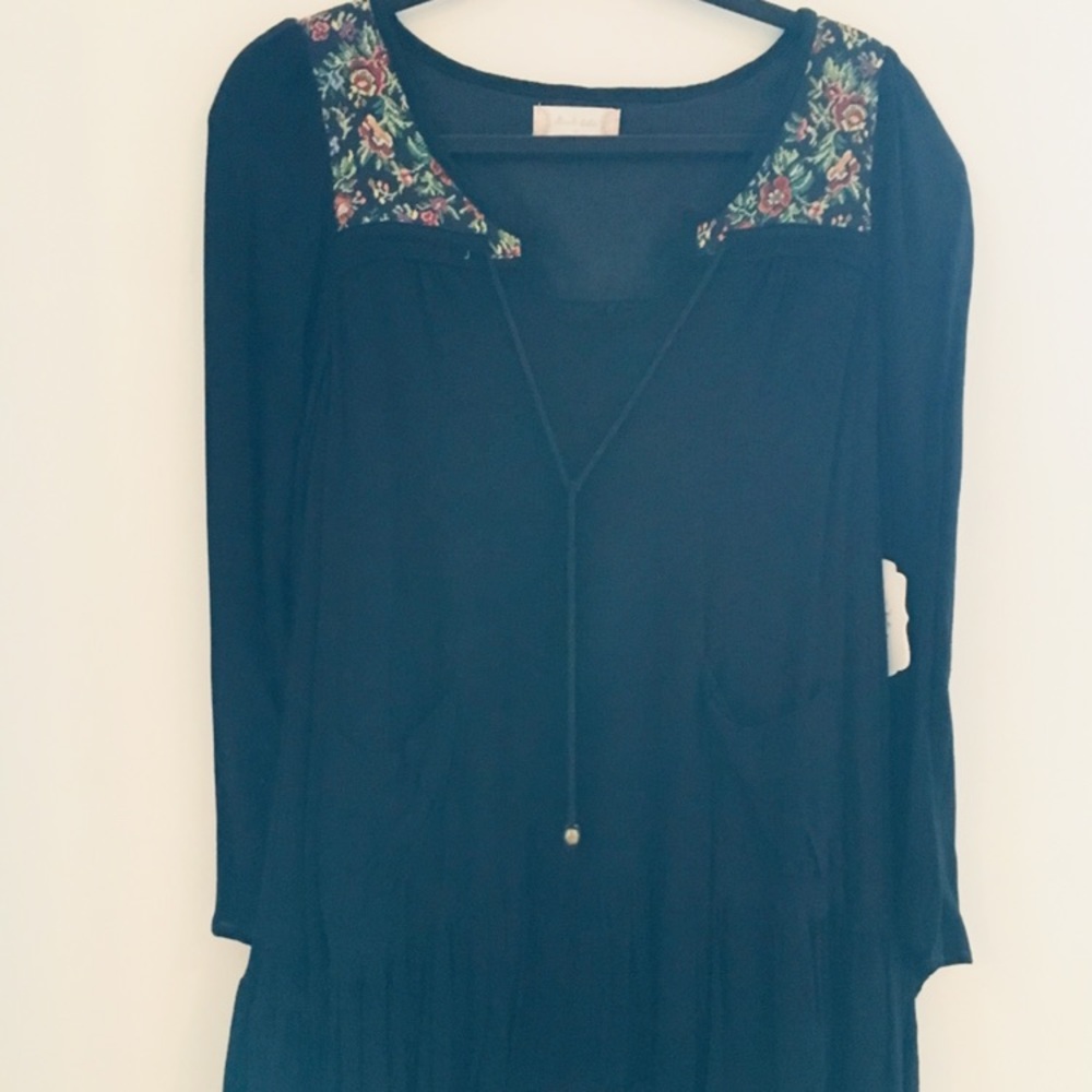 Black tunic with floral embroidery